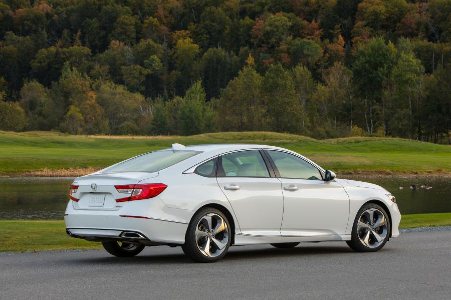  Honda Accord Touring 1.5T 2017 года  (NA) (фото 21 из 33)